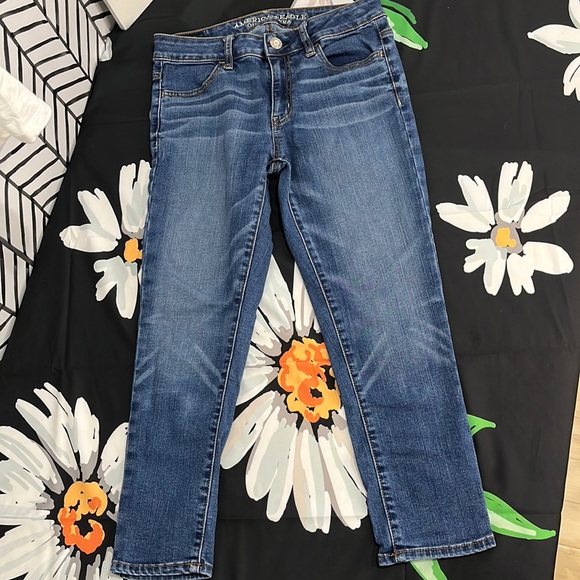 AEO Hi-Rise Jegging Crop Super Stretch Distressed Design Denim Jeans, Size 4 - Picture 5 of 16